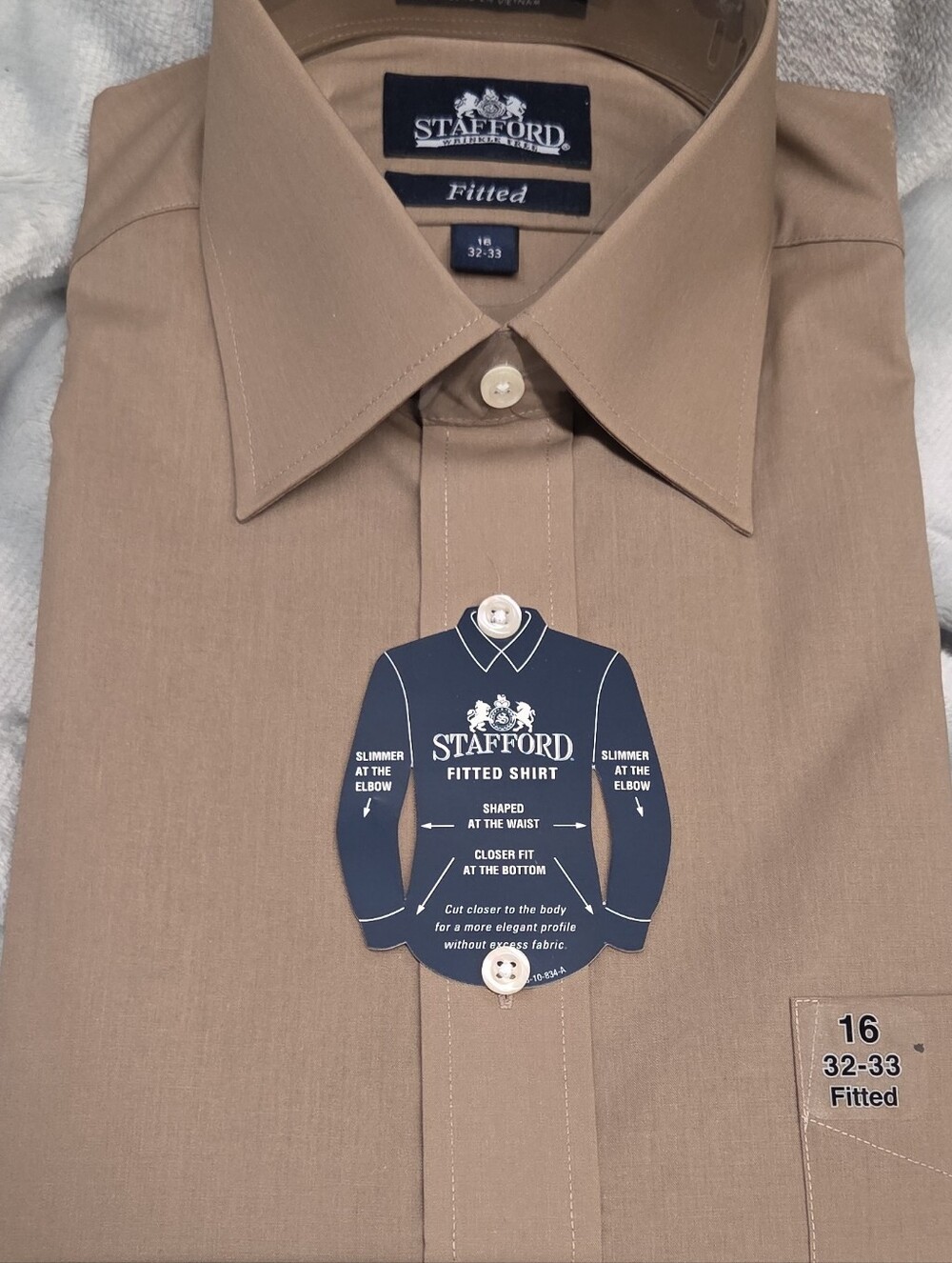 Stafford Fitted Dress Shirt in Khaki